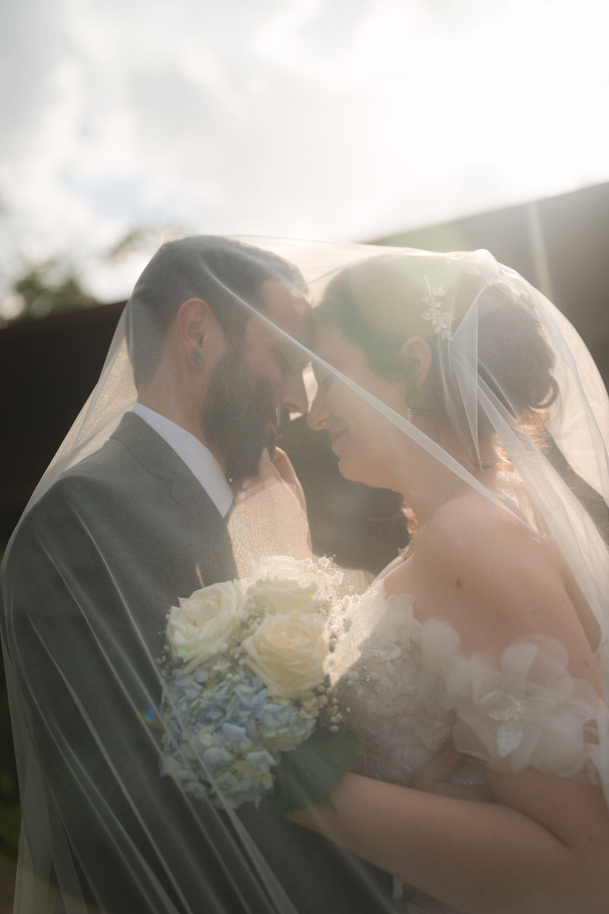 Why Golden Hour Makes All the Difference in Wedding Photography
