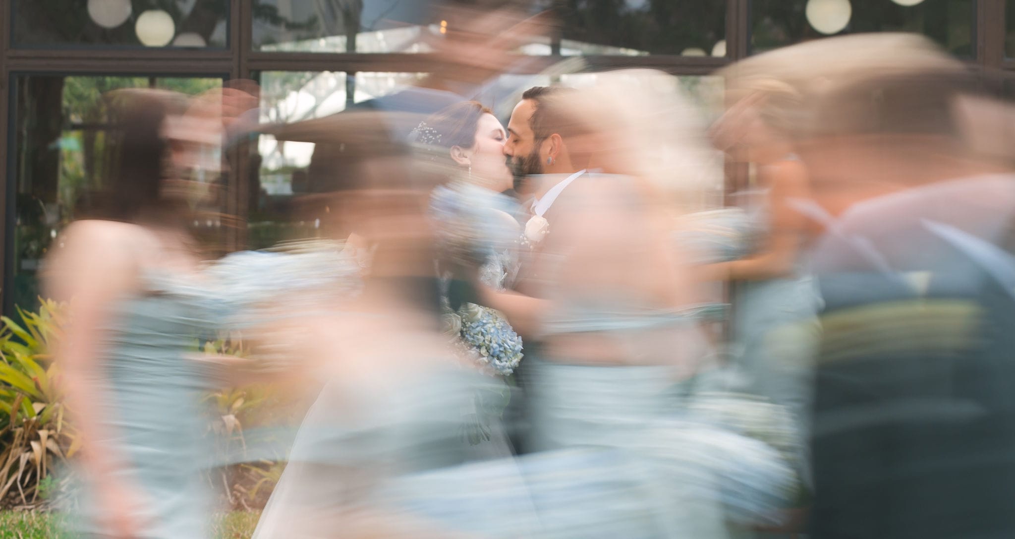 Sharp kiss motion blur guests reception
